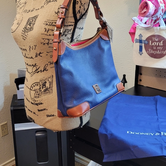 Dooney & Bourke Shoulder Bag - Picture 1 of 5